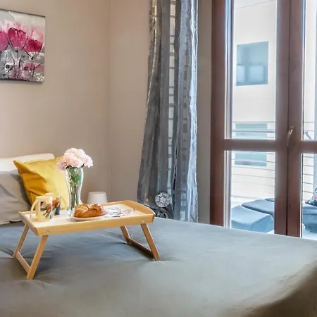 Апартаменты Casa Alice Con Ampio Balcone E Posto Auto *