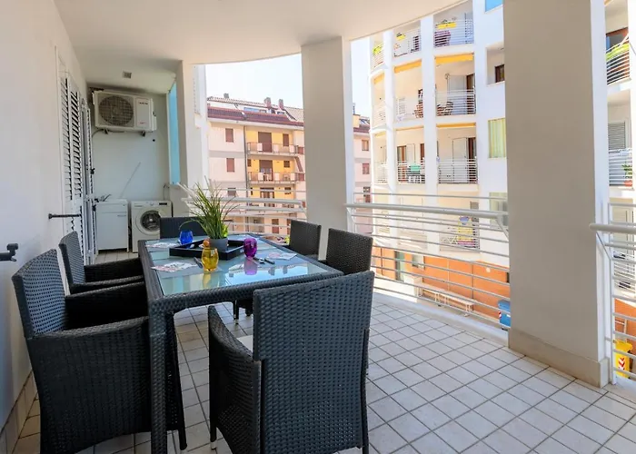 Casa Alice Con Ampio Balcone E Posto Auto * Гроттамаре