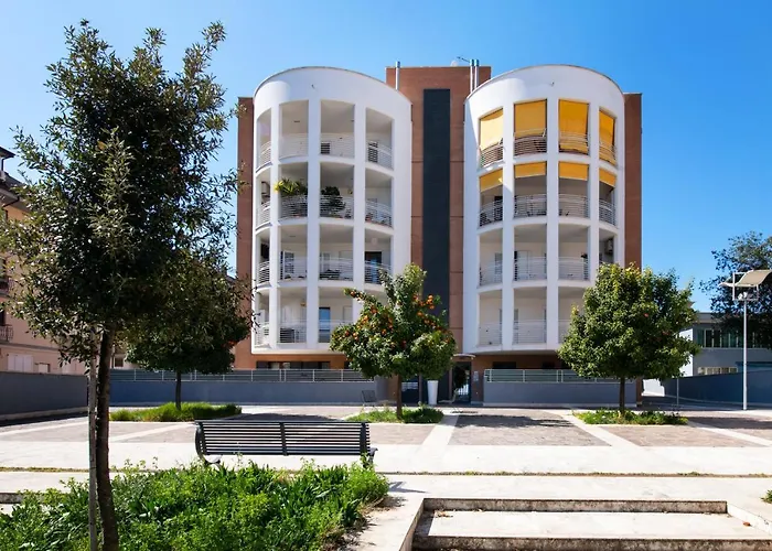 Апартаменты Casa Alice Con Ampio Balcone E Posto Auto
